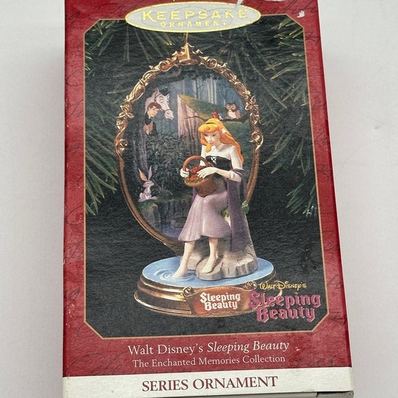 HALLMARK WALT DISNEY'S SLEEPING BEAUTY 1999 ORNAMENT NEW IN BOX - Picture 7 of 8